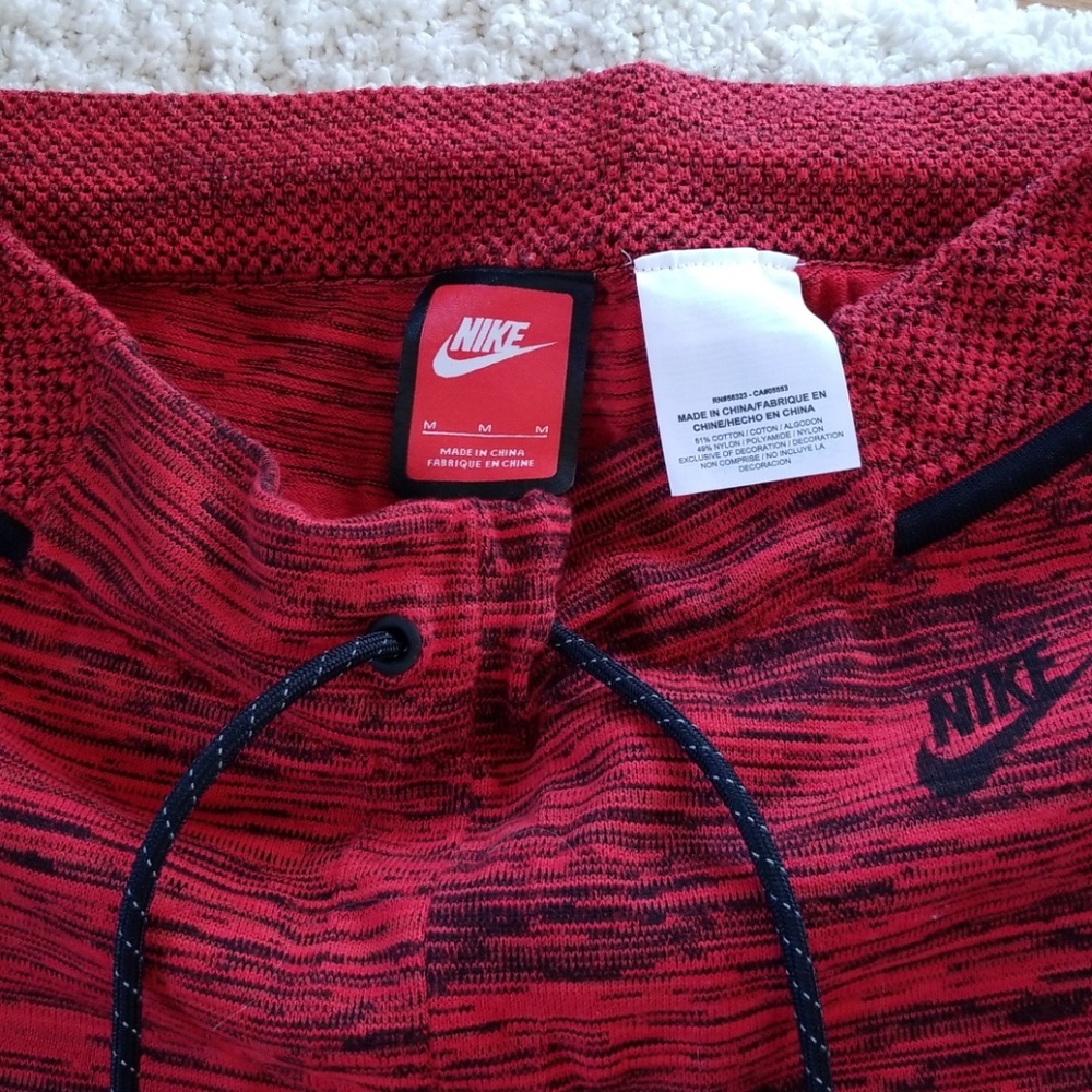 Nike shorts size med, like New!